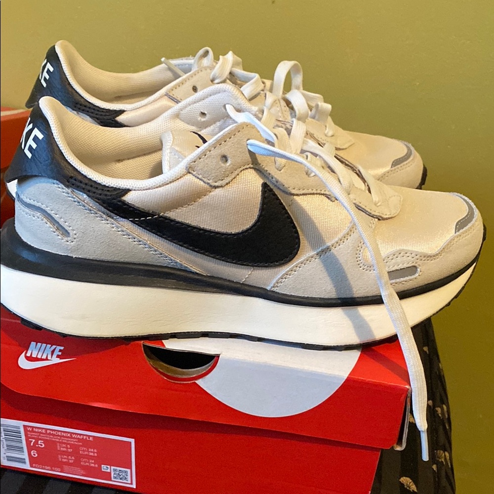 Nike Black and Cream Vintage-Inspired Sneakers